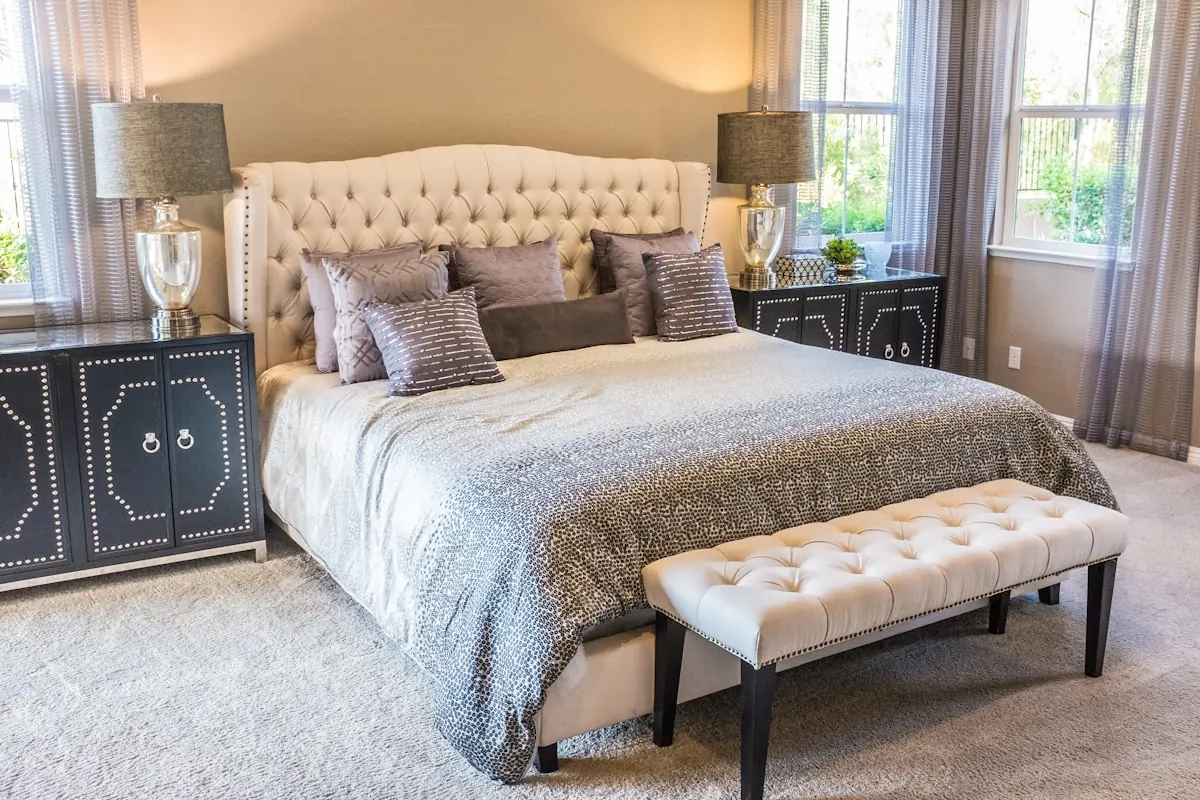 Warm fitted bedroom with made-to-measure storage